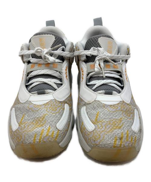 adidas（アディダス）adidas (アディダス) D.O.N. Issue #3 三国志 ローカットスニーカー ホワイト×グレー サイズ:27.5cmの古着・服飾アイテム