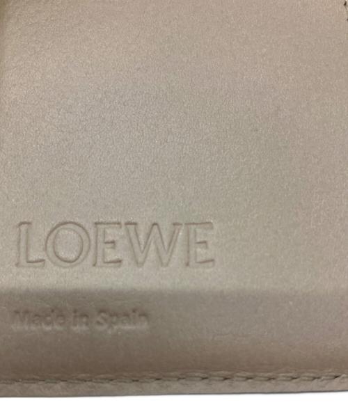 LOEWE（ロエベ）LOEWE (ロエベ) アナグラム コンパクトウォレット 3つ折り財布 グレージュの古着・服飾アイテム