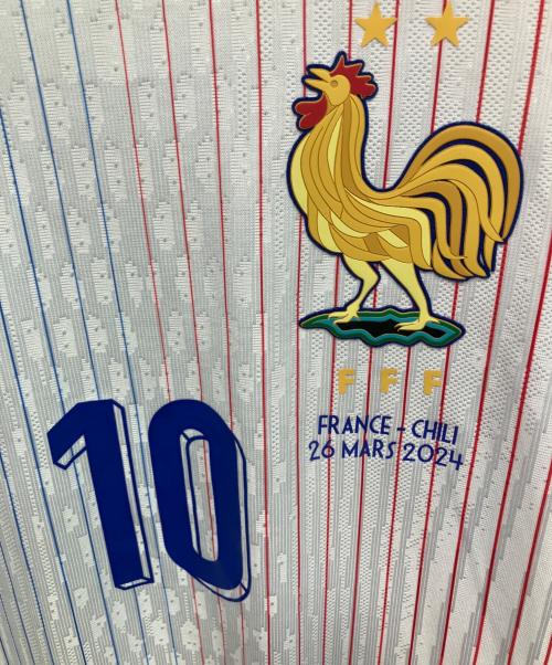 NIKE（ナイキ）NIKE (ナイキ) ゲームシャツ フランス MBAPPE #10 2024 3/26 チリ戦 半袖シャツ ホワイト サイズ:Lの古着・服飾アイテム