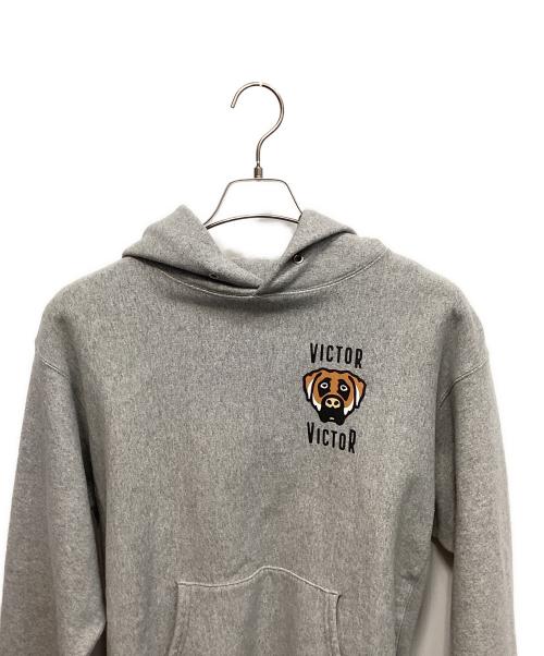 VICTOR VICTOR（ヴィクター ヴィクター）VICTOR VICTOR (ヴィクター ヴィクター) プルオーバーパーカー グレー サイズ:Sの古着・服飾アイテム