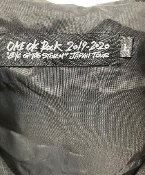 ONE OK ROCK（ワンオクロック）ONE OK ROCK (ワンオクロック) 2019-2020 Eye of the Storm ハーフジップパーカー ブラック サイズ:Lの古着・服飾アイテム