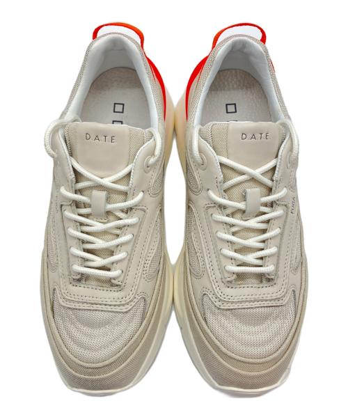 D.A.T.E.（デイト）D.A.T.E. (デイト) ローカットスニーカー ベージュ×オレンジ サイズ:25.5㎝の古着・服飾アイテム