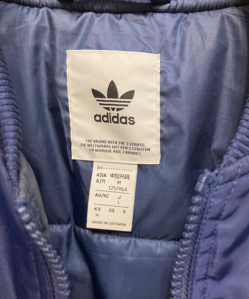 adidas（アディダス）adidas (アディダス) プレミアム カレッジジャケット レッド×ブルー サイズ:Mの古着・服飾アイテム