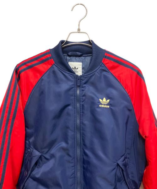 adidas（アディダス）adidas (アディダス) プレミアム カレッジジャケット レッド×ブルー サイズ:Mの古着・服飾アイテム