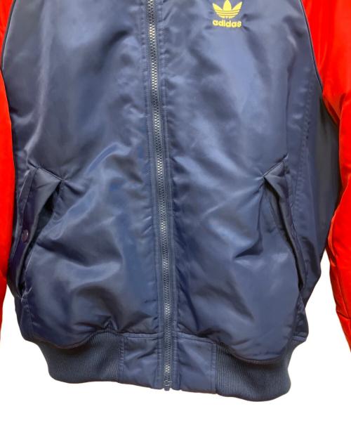 adidas（アディダス）adidas (アディダス) プレミアム カレッジジャケット レッド×ブルー サイズ:Mの古着・服飾アイテム
