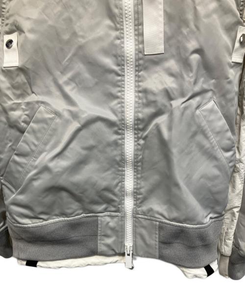 NIKE（ナイキ）NIKE (ナイキ) sacai (サカイ) NRG LAYERED JKT ボンバー レイヤードジャケット グレー サイズ:Mの古着・服飾アイテム