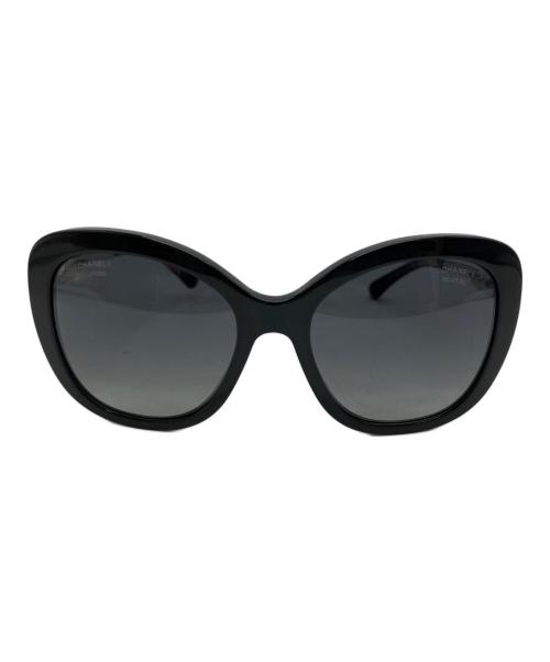 CHANEL（シャネル）CHANEL (シャネル) フェイクパールココマーク 偏光レンズ(POLARIZED) サングラス ブラック サイズ:55□18 140の古着・服飾アイテム