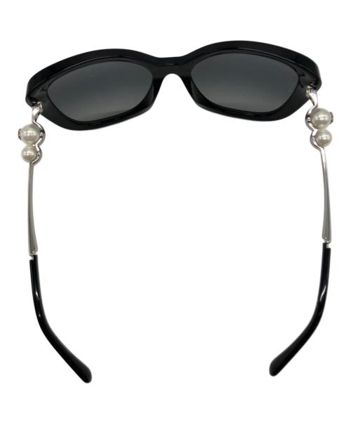CHANEL（シャネル）CHANEL (シャネル) フェイクパールココマーク 偏光レンズ(POLARIZED) サングラス ブラック サイズ:55□18 140の古着・服飾アイテム