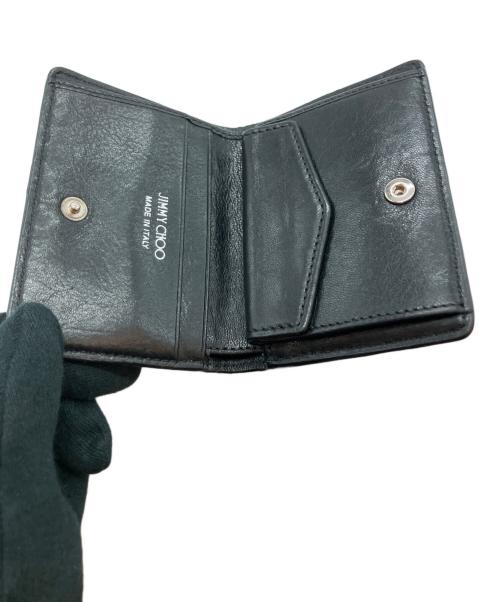 JIMMY CHOO（ジミーチュウ）JIMMY CHOO (ジミーチュウ) スタッズ 2つ折り財布 ブラックの古着・服飾アイテム