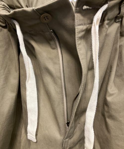 is-ness（イズネス）is-ness (イズネス) BALLOON EZ SHORTS ハーフパンツ カーキ サイズ:FREEの古着・服飾アイテム