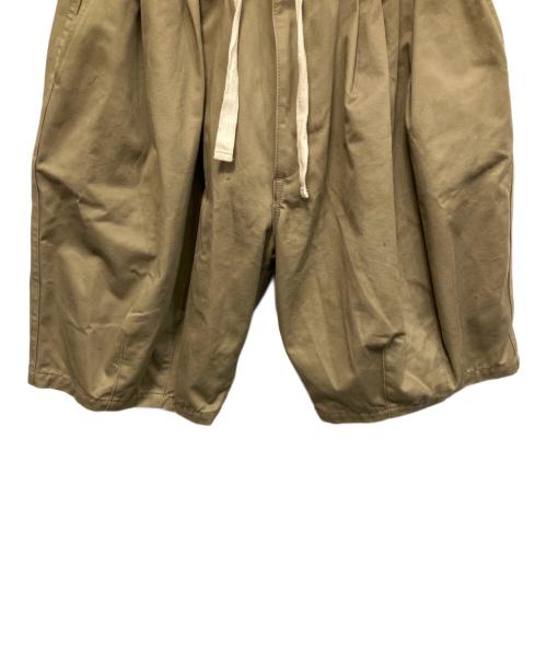 is-ness（イズネス）is-ness (イズネス) BALLOON EZ SHORTS ハーフパンツ カーキ サイズ:FREEの古着・服飾アイテム
