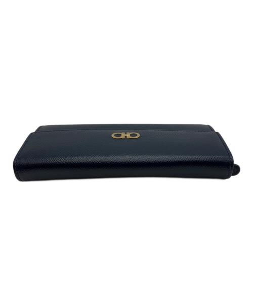 Salvatore Ferragamo（サルヴァトーレ フェラガモ）Salvatore Ferragamo (サルヴァトーレ フェラガモ) 長財布 ネイビーの古着・服飾アイテム