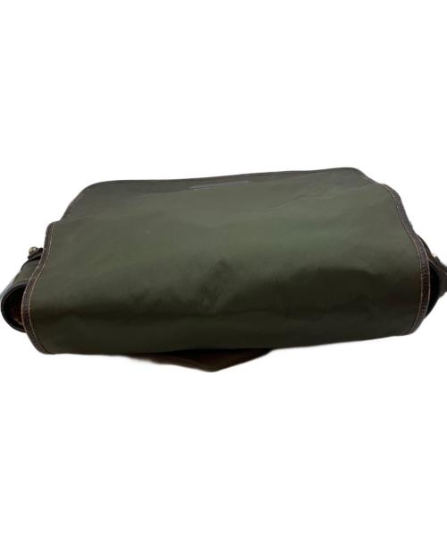 BURBERRY（バーバリー）BURBERRY (バーバリー) メッセンジャーバッグ オリーブの古着・服飾アイテム