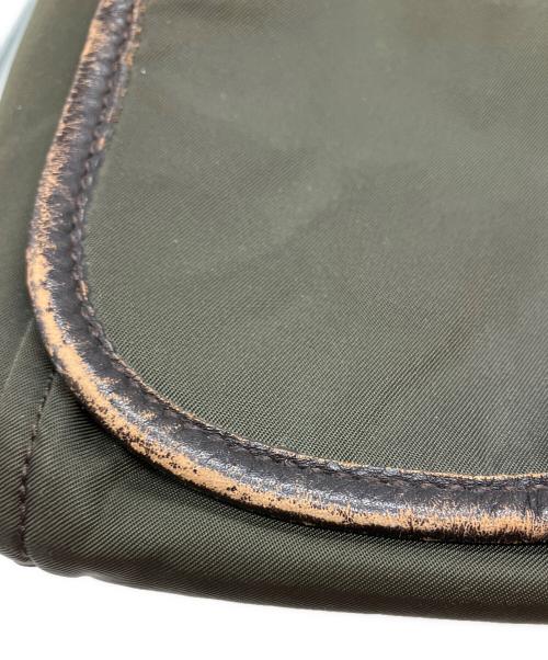 BURBERRY（バーバリー）BURBERRY (バーバリー) メッセンジャーバッグ オリーブの古着・服飾アイテム