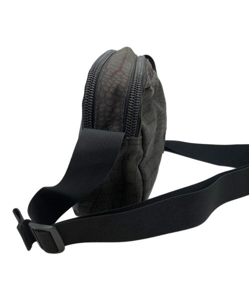 SUPREME（シュプリーム）SUPREME (シュプリーム) ショルダーバッグ グレーの古着・服飾アイテム