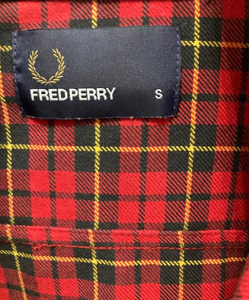 FRED PERRY（フレッドペリー）FRED PERRY (フレッドペリー) マックィーン タータン シャツジャケット レッド サイズ:Sの古着・服飾アイテム