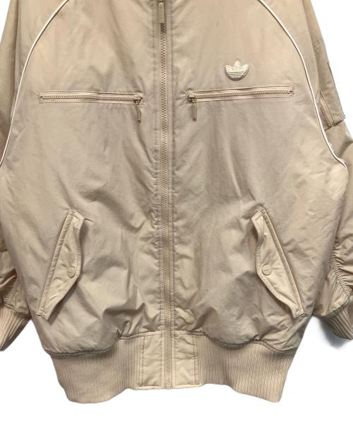 adidas（アディダス）adidas (アディダス) W BOMBER アウター HK5232 MBEI ベージュ サイズ:Sの古着・服飾アイテム