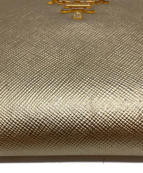 PRADA（プラダ）PRADA (プラダ) 長財布 ゴールドの古着・服飾アイテム