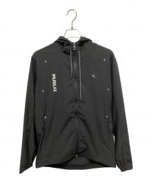 1PIU1UGUALE3 RELAX（ウノピゥウノウグァーレトレ リラックス）の古着「ランニングロゴパーカー」｜ブラック