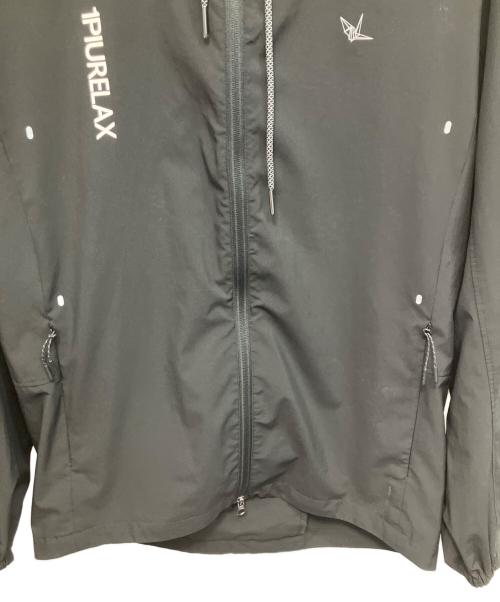 1PIU1UGUALE3 RELAX（ウノピゥウノウグァーレトレ リラックス）1PIU1UGUALE3 RELAX (ウノピゥウノウグァーレトレ リラックス) ランニングロゴパーカー ブラック サイズ:XLの古着・服飾アイテム