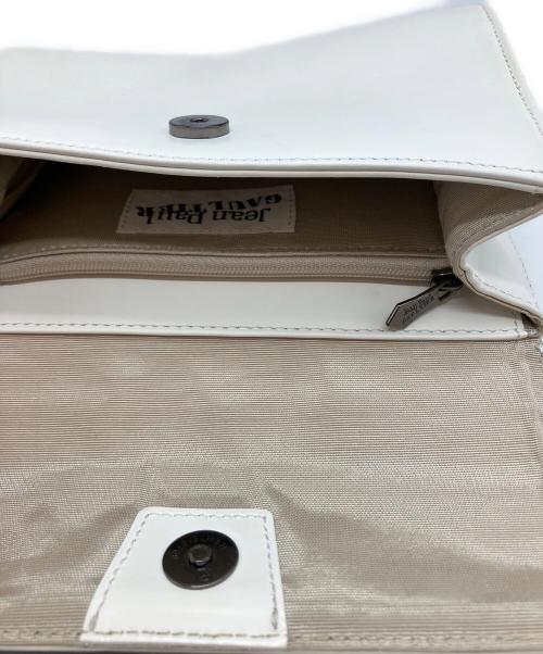 Jean Paul GAULTIER（ジャンポールゴルチェ）Jean Paul GAULTIER (ジャンポールゴルチェ) ショルダーバッグ ホワイトの古着・服飾アイテム
