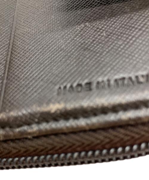 PRADA（プラダ）PRADA (プラダ) 2つ折り財布 オリーブの古着・服飾アイテム