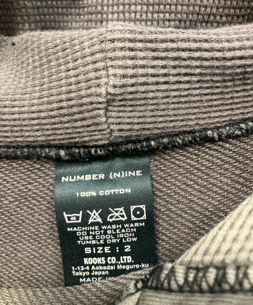 NUMBER (N)INE（ナンバーナイン）NUMBER (N)INE (ナンバーナイン) エンブレム プルオーバーパーカー ブラウン サイズ:2の古着・服飾アイテム