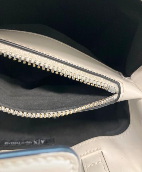 ARMANI EXCHANGE（アルマーニ エクスチェンジ）ARMANI EXCHANGE (アルマーニ エクスチェンジ) オールオーバーエンボスロゴミニトートバッグ トートバッグ ホワイトの古着・服飾アイテム