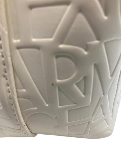 ARMANI EXCHANGE（アルマーニ エクスチェンジ）ARMANI EXCHANGE (アルマーニ エクスチェンジ) オールオーバーエンボスロゴミニトートバッグ トートバッグ ホワイトの古着・服飾アイテム