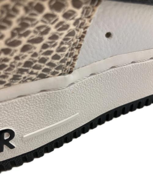 NIKE（ナイキ）NIKE (ナイキ) AIR FORCE 1 RETRO 【COCOA SNAKE】 ローカットスニーカー ホワイト×カーキ サイズ:27cmの古着・服飾アイテム