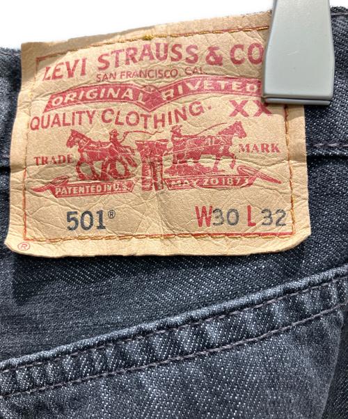 LEVI'S（リーバイス）LEVI'S (リーバイス) 501 デニムパンツ グレー サイズ:W30の古着・服飾アイテム