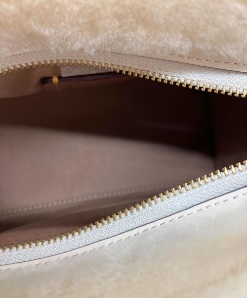 COACH（コーチ）COACH (コーチ) 2026年発売モデル カーゴ ボアハンドバッグ ホワイトの古着・服飾アイテム