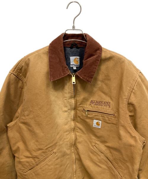 CarHartt（カーハート）CarHartt (カーハート) ALASKAN BREWING CO.刺繍有 企業ロゴ刺繍・USA製 デトロイトジャケット カーキ サイズ:XLの古着・服飾アイテム