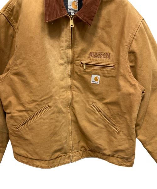 CarHartt（カーハート）CarHartt (カーハート) ALASKAN BREWING CO.刺繍有 企業ロゴ刺繍・USA製 デトロイトジャケット カーキ サイズ:XLの古着・服飾アイテム