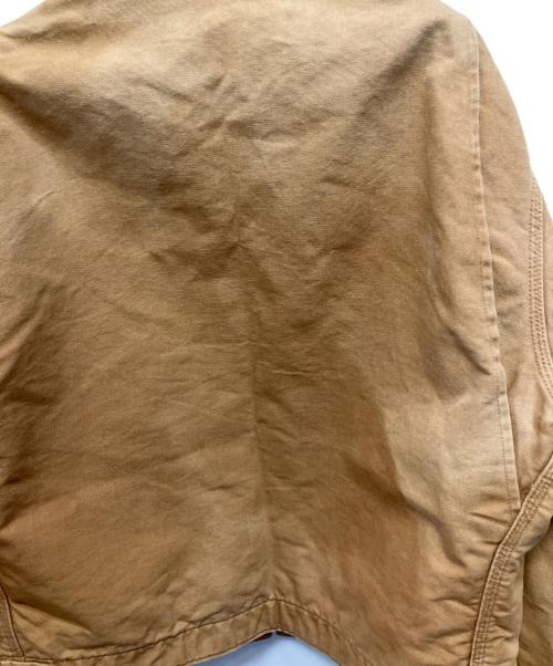 CarHartt（カーハート）CarHartt (カーハート) ALASKAN BREWING CO.刺繍有 企業ロゴ刺繍・USA製 デトロイトジャケット カーキ サイズ:XLの古着・服飾アイテム