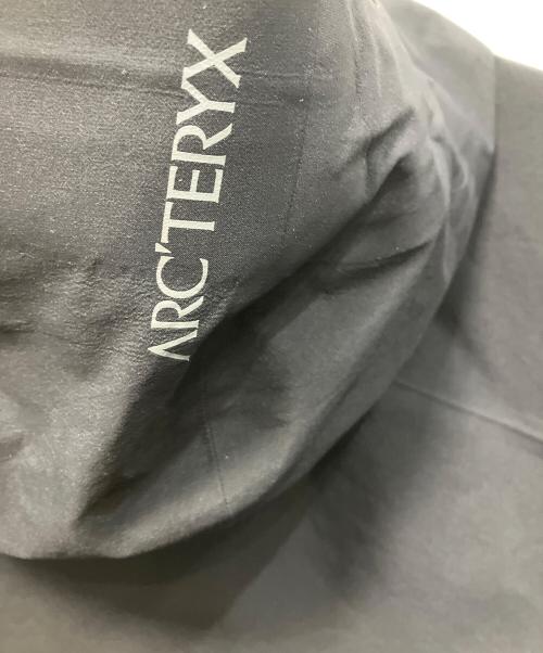 ARC'TERYX（アークテリクス）ARC'TERYX (アークテリクス) レイルロングジャケット ナイロンジャケット ブラック サイズ:Sの古着・服飾アイテム
