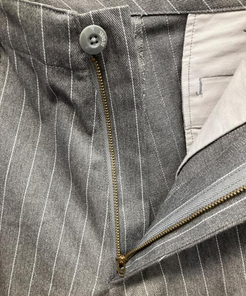 SEQUEL（シークエル）SEQUEL (シークエル) TYPE-F ストライプパンツ グレー サイズ:Mの古着・服飾アイテム