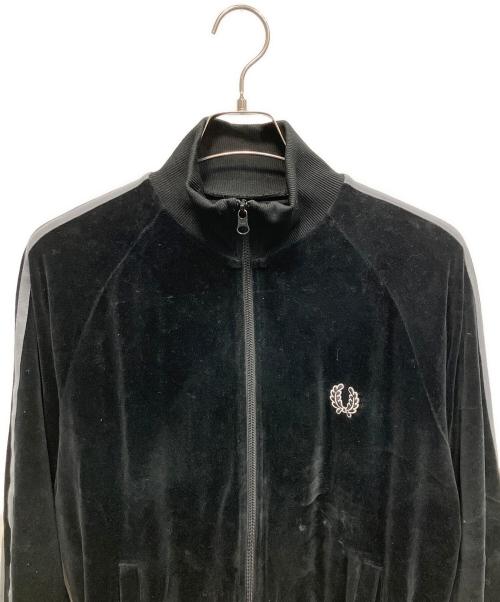 FRED PERRY（フレッドペリー）FRED PERRY (フレッドペリー) 背面刺繍ベロアトラックジャケット トラックジャケット ブラック サイズ:Sの古着・服飾アイテム