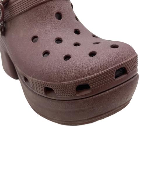 crocs（クロックス）crocs (クロックス) サイレンチェーンクロッグ サンダル ブラウン サイズ:24cmの古着・服飾アイテム