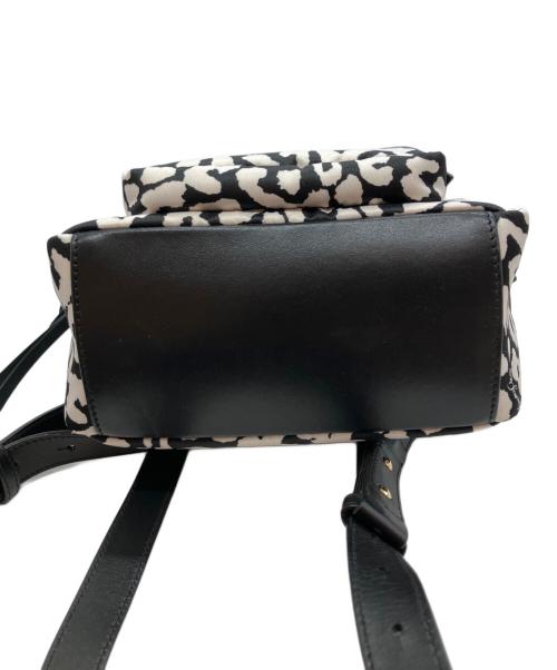 JIMMY CHOO（ジミーチュウ）JIMMY CHOO (ジミーチュウ) CANDICE BACKPACK WXJCGG ミニリュック ホワイト×ブラックの古着・服飾アイテム