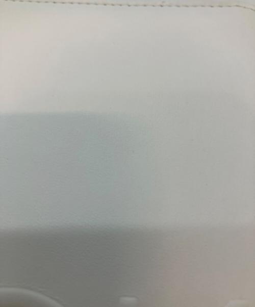 Calvin Klein（カルバンクライン）Calvin Klein (カルバンクライン) スマホショルダーバッグ ホワイトの古着・服飾アイテム
