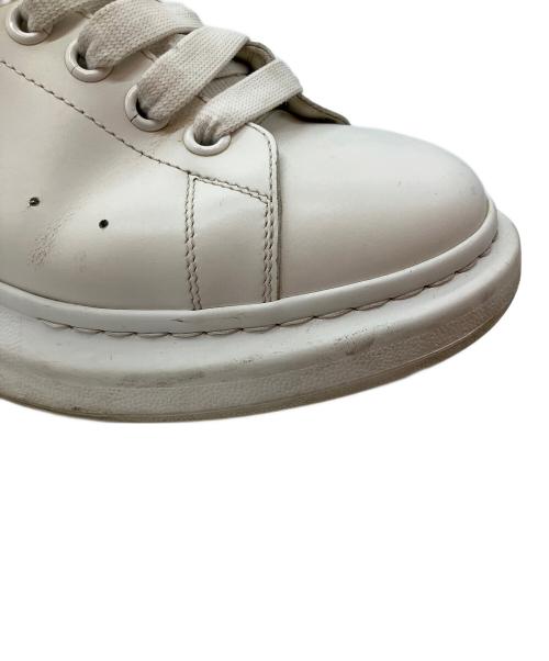 ALEXANDER McQUEEN（アレキサンダーマックイーン）ALEXANDER McQUEEN (アレキサンダーマックイーン) ローカットスニーカー ホワイト サイズ:43の古着・服飾アイテム