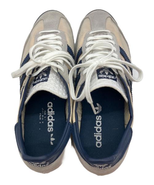 adidas（アディダス）adidas (アディダス) SL72 スニーカー ベージュ×ネイビー サイズ:26cmの古着・服飾アイテム