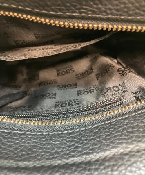 MICHAEL KORS（マイケルコース）MICHAEL KORS (マイケルコース) ショルダーバッグ ブラックの古着・服飾アイテム