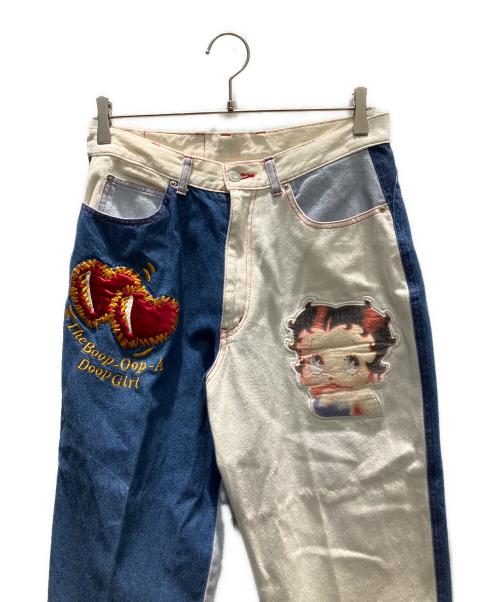 BETTY BOOP（ベティー・ブープ）BETTY BOOP (ベティー・ブープ) デニムパンツ ブルー×ホワイト サイズ:66の古着・服飾アイテム