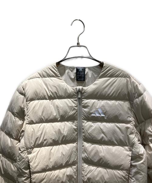 adidas（アディダス）adidas (アディダス) SAMPLE ダウンジャケット ベージュ サイズ:Lの古着・服飾アイテム
