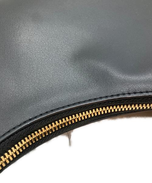 CHARLES & KEITH（チャールズアンドキース）CHARLES & KEITH (チャールズアンドキース) ショルダーバッグ ブラックの古着・服飾アイテム