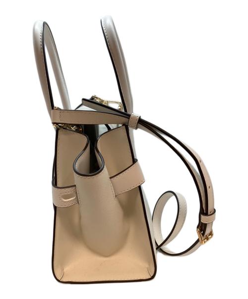 MICHAEL KORS（マイケルコース）MICHAEL KORS (マイケルコース) CARMEN MD FLAP SATCHEL カルメンミディアムフラップサッチェル 2WAYバッグ ホワイトの古着・服飾アイテム