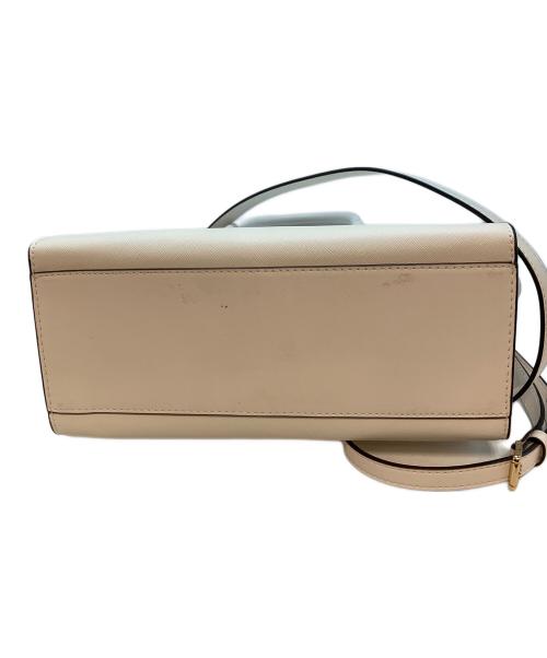 MICHAEL KORS（マイケルコース）MICHAEL KORS (マイケルコース) CARMEN MD FLAP SATCHEL カルメンミディアムフラップサッチェル 2WAYバッグ ホワイトの古着・服飾アイテム