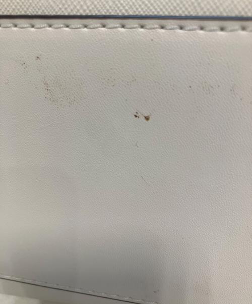 MICHAEL KORS（マイケルコース）MICHAEL KORS (マイケルコース) CARMEN MD FLAP SATCHEL カルメンミディアムフラップサッチェル 2WAYバッグ ホワイトの古着・服飾アイテム